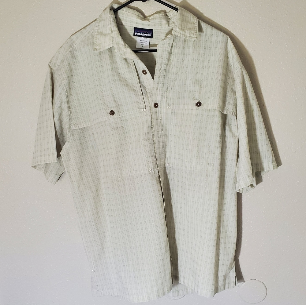 Patagonia button down short sleeve shirt